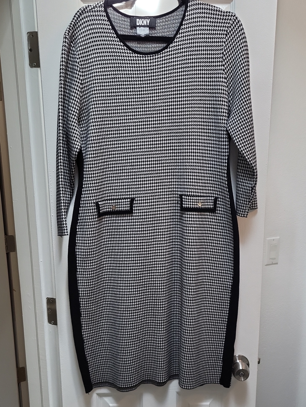 DKNY Black and White Houndstooth Long Sleeve Sheath Dress